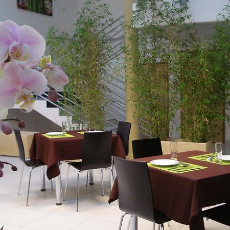 Hotel La Palmeraie Cornebarrieu Luaran gambar